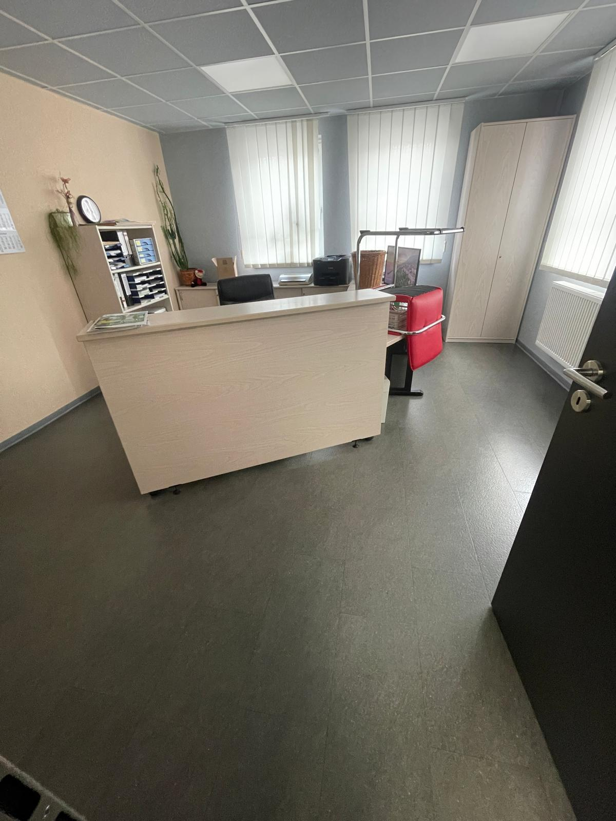 Professionelle Büroreinigung in Dresden – sauberer Empfangsbereich durch R&R Dienstleistungen