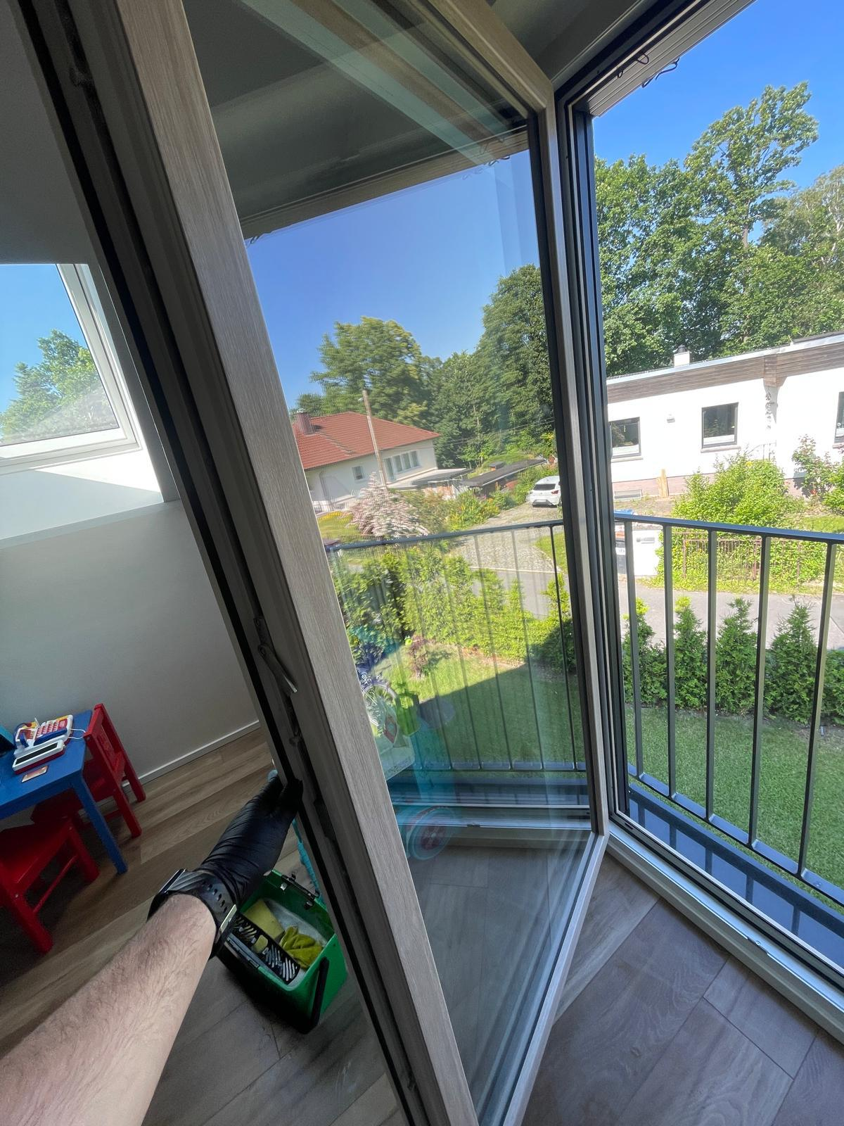 Fensterreinigung in Dresden – streifenfreie Reinigung von Innenfenstern